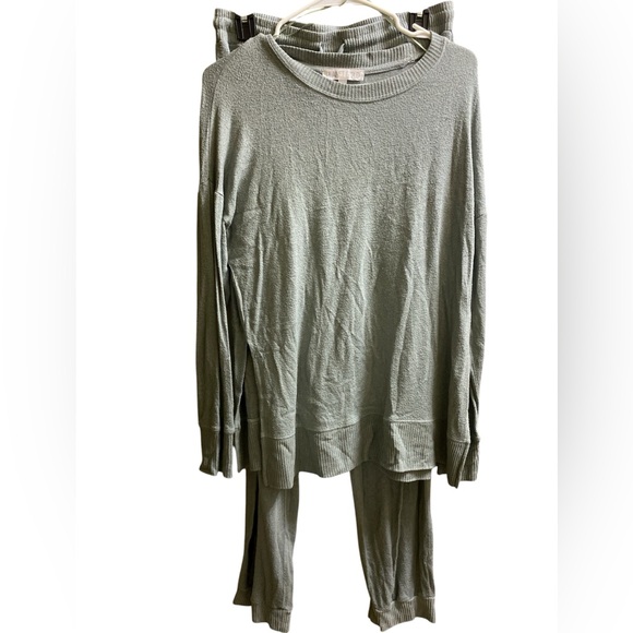 Planet Gold• Sage Green• Lounge Set - Picture 2 of 9